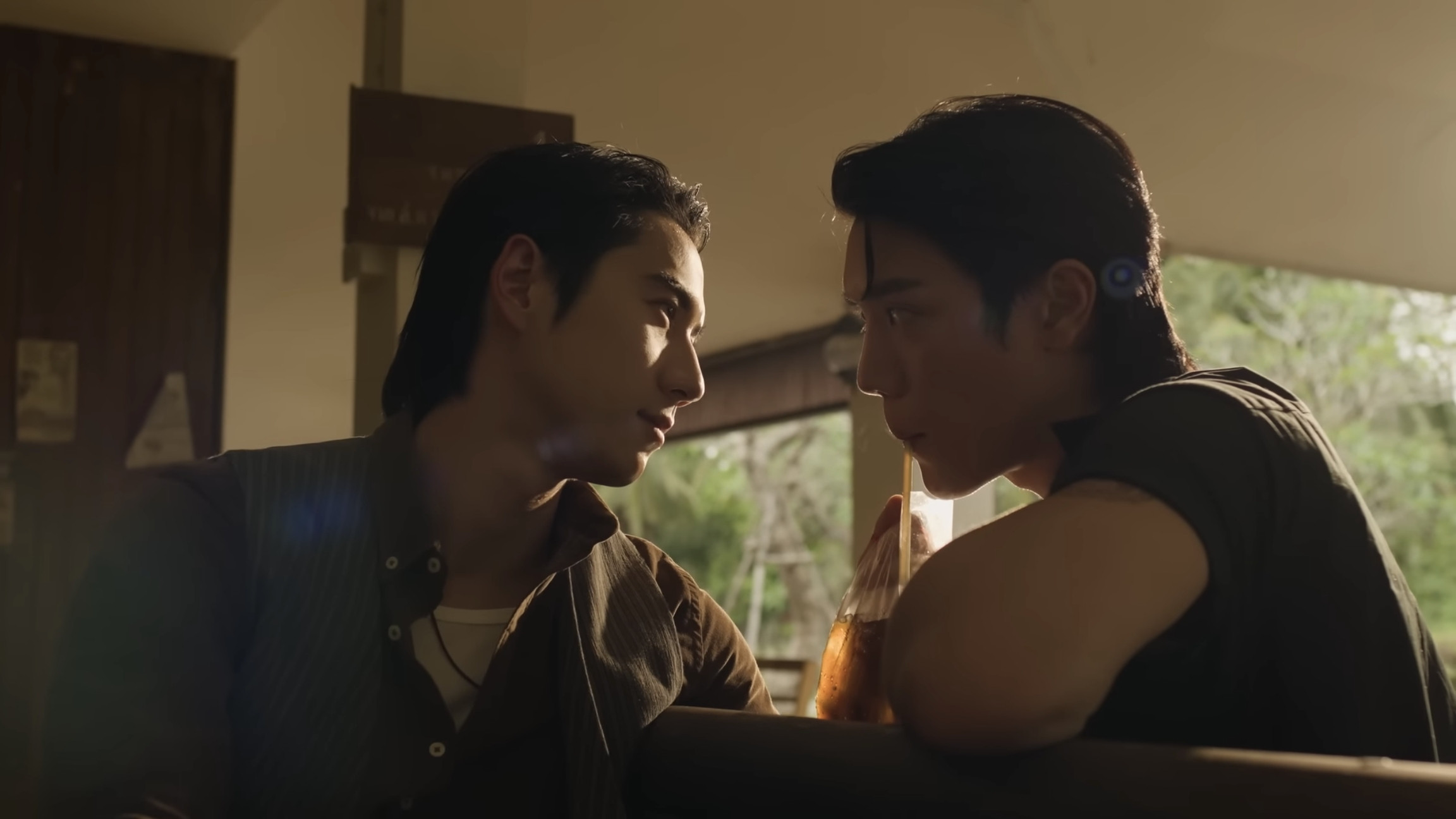 ซีรี่ย์วาย หงเสนคลุกฝุ่น Lovers & Gangsters (2026) พากย์ไทย EP.1-16 จบ EP.01 หงเสนคลุกฝุ่น Lovers & Gangsters (2026) พากย์ไทย | ดูซีรี่ย์ออนไลน์ HD พากย์ไทย ซับไทย