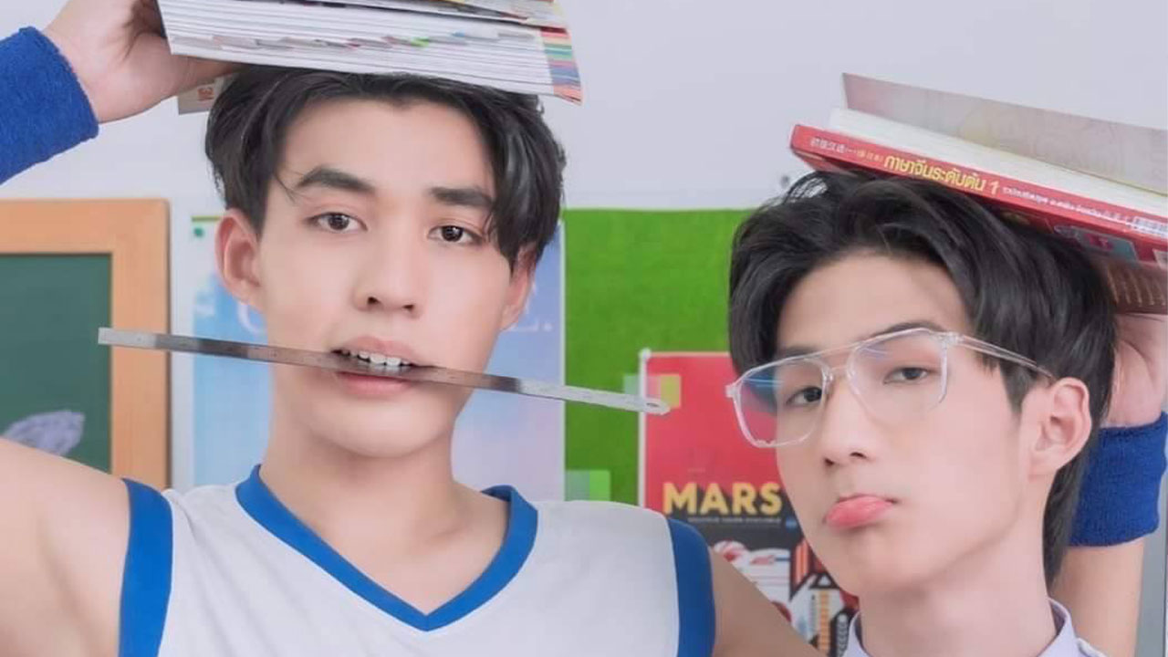ซีรี่ย์วาย รัก ชอบ เจ็บ Hit Bite Love พากย์ไทย EP.1-6 จบ | ภาพพื้นหลังซีรี่ย์ ซีรี่ย์วาย (2023) HD | ดูซีรี่ย์ออนไลน์